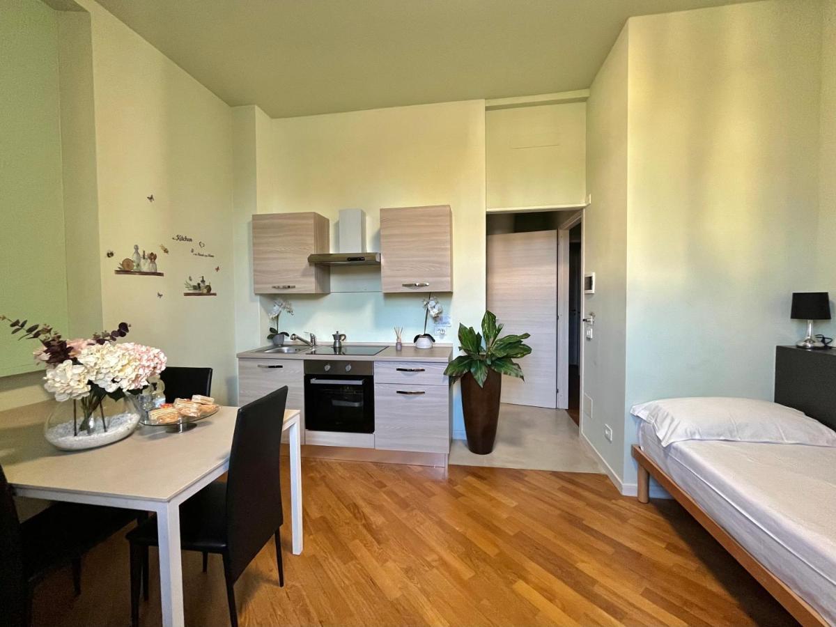 Villa Mirabilia - Vicino A Malpensa E Rho Fiera Gallarate Bagian luar foto